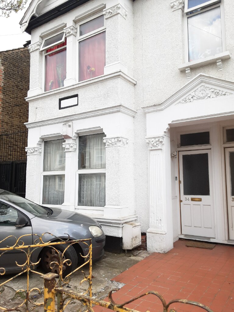 Catford, 2 Bed – Davonport Road, SE6 £325,000